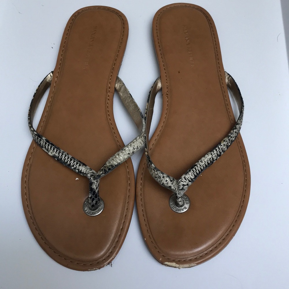 Banana Republic flip flops (8)